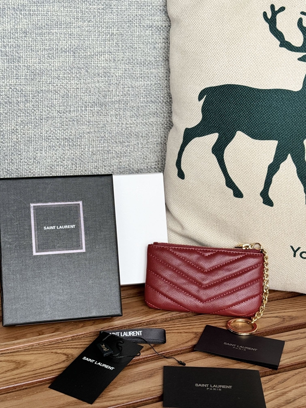 イヴサンローラン財布背面デザイン